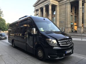 Limousine transfery / Mercedes E class - V class Sprinter shuttle 